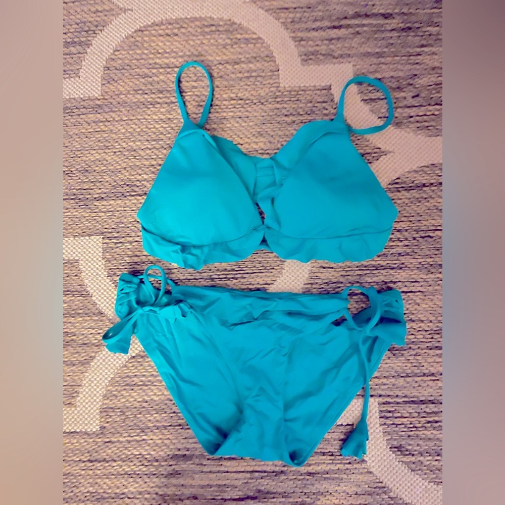BECCA brand two piece green color sz medium